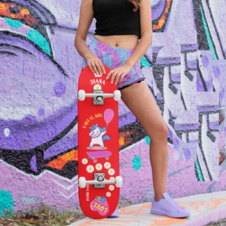 Unicorn på skateboard med personlig bildtexter