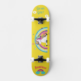 Unicorn på skateboard med personlig bildtexter