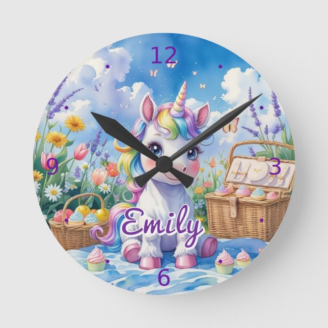 Unicorn Picnic Wall Clock - Editable Namn Rund Klocka (Framsida)