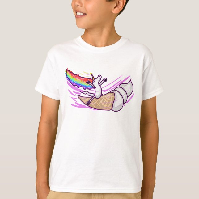 Unicorn Rainbow Riding Ice Cream Cone T Shirt (Framsida)