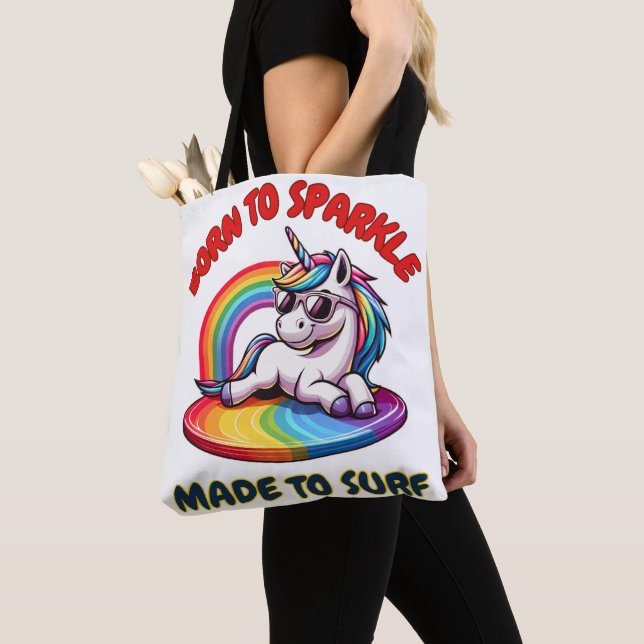 Unicorn Surfer Rainbow Surfing Coola Tygkasse (Närbild)