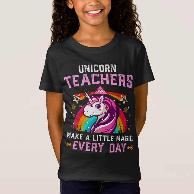 Unicorn Teachers Make A Little Magic T Shirt (Framsida)