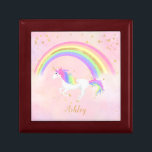 Unicorn-temasmyckeskrin | Magisk Rosa och Guld Minnesask<br><div class="desc">Unicorn jewlery box med magiskt blått,  guld glitter och regnbåge färg! Text i guld med en regnbågsunicorn mot en mjuk bakgrunds rosa. Perfekt för din enhörning älskare! Ändra bakgrunden till färg om du vill!</div>