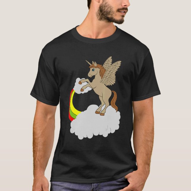 Unicorn with Rainbow on Clouds Horses 1 T Shirt (Framsida)