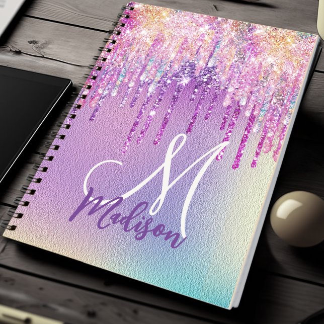Unicorndroppning i glitter monogram vid chic rosa  anteckningsbok (Skapare uppladdad)