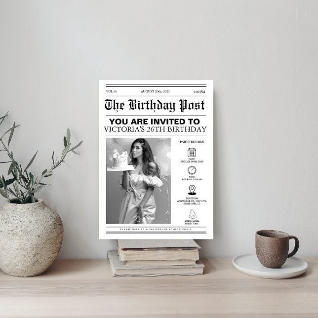 Unik 26:e Födelsedagsfestens nyhetsbladets täckfot Inbjudningar (Skapare uppladdad)