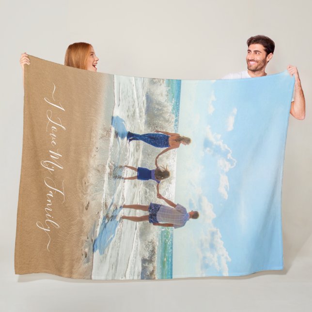 Unik din egen designfototext i Kärlek i min familj Fleecefilt (På plats)