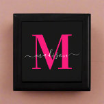 Unik inledande Rosa- och svartvitt för Namn l med  Minnesask<br><div class="desc">Presentera dina gåvor i elegant stil med vår moderna Snyggt Black & Bold Rosa Monogram Initialer Gift Box. Den här snygga svarta lådan har en skarp rosa monogram initialer, vilket gör att du får en liten contemporary i presentationen. Höj presenter med den här rutan för chic och personlig, perfekt för...</div>