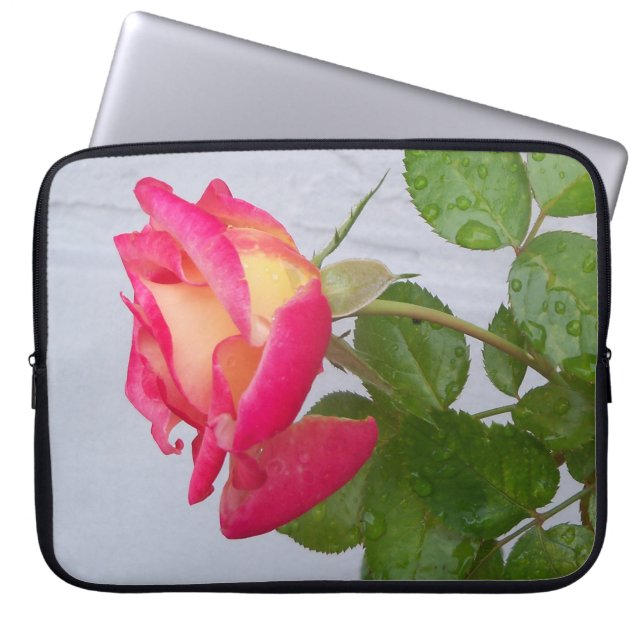 Unik och feminin laptop sleeve med ro (Framsidan)