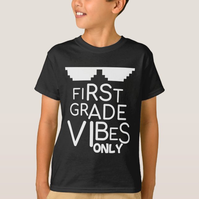 Unik Pojke First Klass Vibes Endast, barn T Shirt (Framsida)
