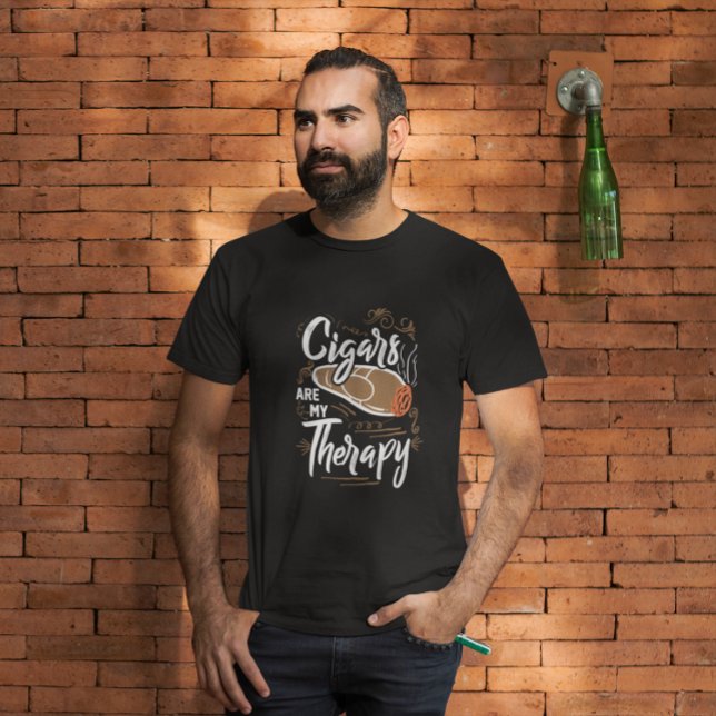 Unika cigarrer är min terapioffert T-Shirt (cigar smoker therapy quote t shirt)