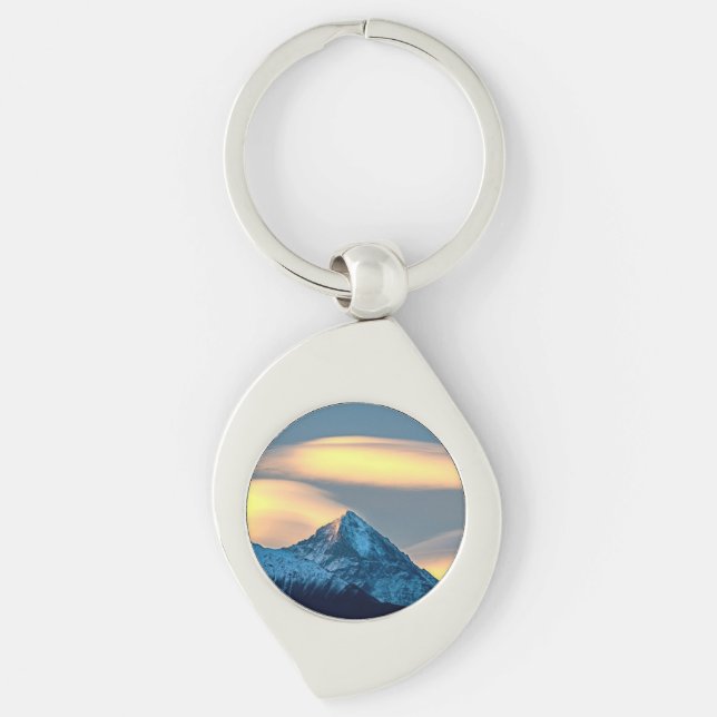 Unika moln över snötäckta berg swirl silverfärgad nyckelring (Framsidan)