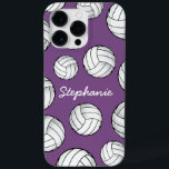 Unikt eget namn - Lila för volleyball<br><div class="desc">En coola iPhone pro max fodral med ett eget namn och en smatning av volleybollar mot en baksida av lilan i pastel.</div>