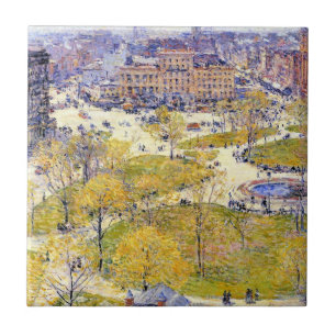 Union Square i vår av Frederick Childe Hassam Kakelplatta