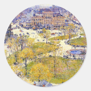 Union Square i vår av Frederick Childe Hassam Runt Klistermärke