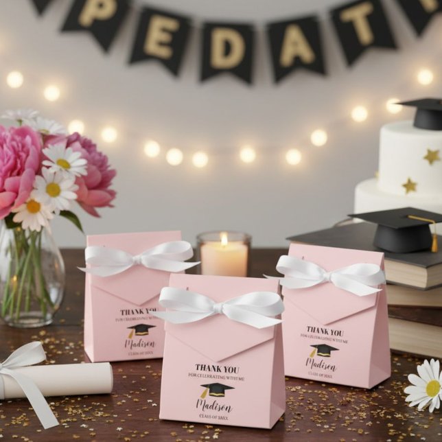 Unique favor for graduation presentaskar (Skapare uppladdad)