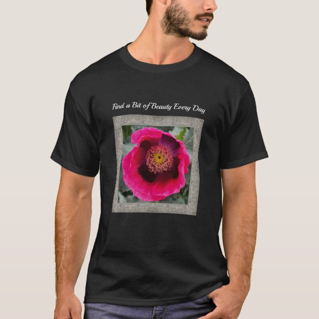 Unisex T-Shirt med fantastisk Magenta Poppy (Framsida)