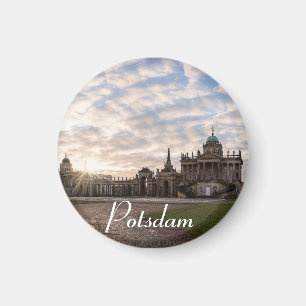Universiteten i Potsdam vid solnedgången i Tysklan Magnet