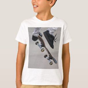 Upp i luftskateboarden t-shirt