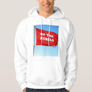 Upp med rebellerna, temed Hoodie