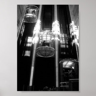 Upp, ner och oftast omkring poster