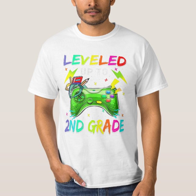 Upp till andra Klass-videospelaren T Shirt (Framsida)