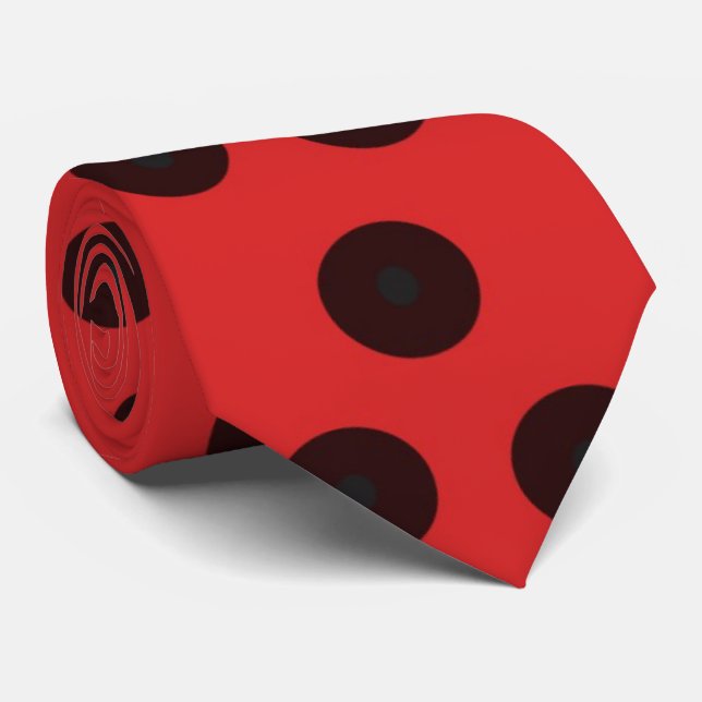 Uppdatering av rött med svart/svart polkadot-titet slips (Rullad)