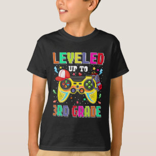 Uppdelad på upp till 3:e Klass Gamer Första dagen  T Shirt