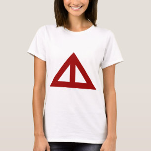 Uppdelad triangulär pil tee shirt