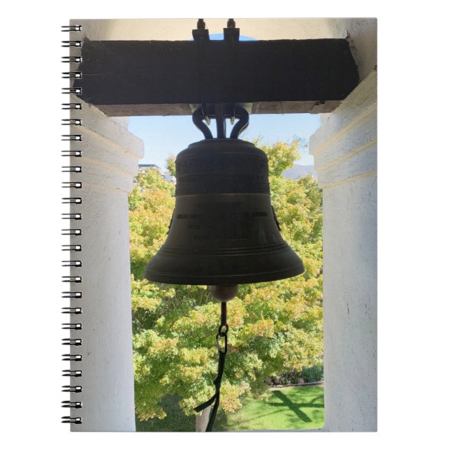 Uppdrag Church Bell Photo Anteckningsbok (Framsidan)