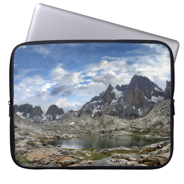 Upper och Mitten Nydiver Sjöar Panorama - Sierra Laptop Sleeve (Framsidan)