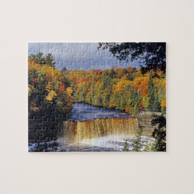 Upper Tahquamenon Falls i UPP Michigan på hösten Pussel (Horisontell)