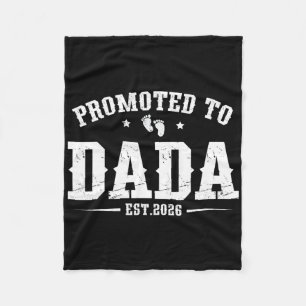 Uppflyttad Till Dada Est. 2026 Pappa 2026 Pappa Es Fleecefilt