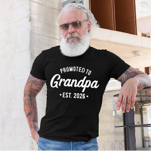 Uppflyttad till farfar 2026 Ny farfar Est 2026 T Shirt