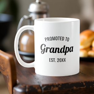 Uppflyttad till Farfar Est. 2025 Personlig Kaffemugg