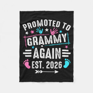 Uppflyttad till Grammy igen Est 2026 Fleecefilt