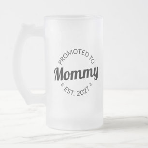 Uppflyttad till Mamma Est 2027 Ny Mamma Tillkännag Frostat Ölglas