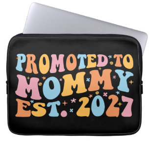 Uppflyttad till Mamma Est 2027 Ny Mamma Tillkännag Laptop Fodral