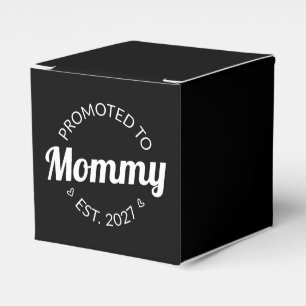 Uppflyttad till Mamma Est 2027 Ny Mamma Tillkännag Presentaskar