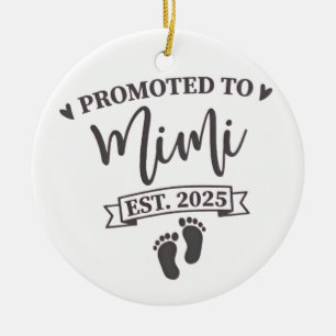 Uppflyttad till Mimi Est. 2025 Blivande mormor Julgransprydnad Keramik