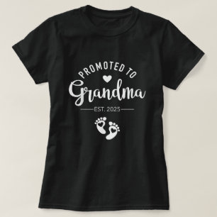 Uppflyttad till Mormor 2025 Snart Mormor T Shirt
