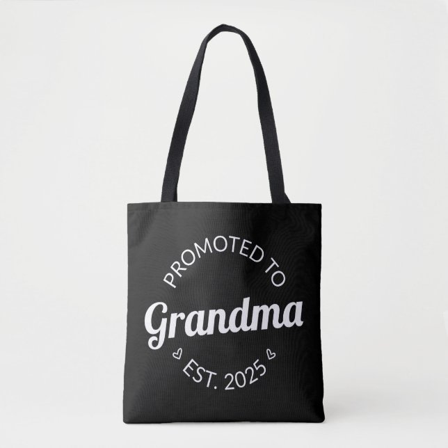 Uppflyttad till mormor Est. 2025 I Tygkasse (Framsida)