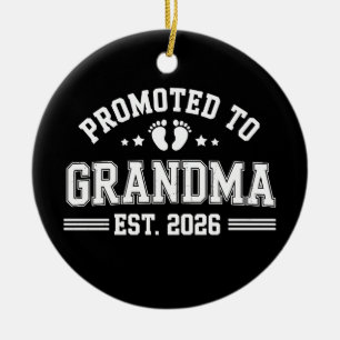 Uppflyttad till mormor Est 2026 Bebis tillkännagiv Julgransprydnad Keramik