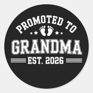 Uppflyttad till mormor Est 2026 Bebis tillkännagiv Runt Klistermärke