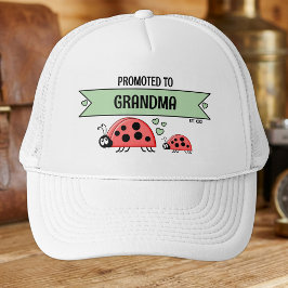 Uppflyttad till Mormor nyckelpigor vita gröna Keps