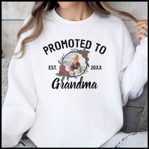 Uppflyttad till mormor svart & vit nyfödd foto t shirt