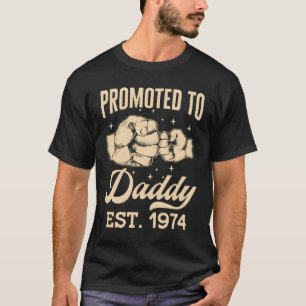 Uppflyttad Till Pappa Est 1974 Första Gången Pappa T Shirt