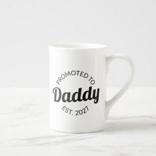 Uppflyttad till Pappa Est 2027 Ny Pappa Bebis Show Benporslin Mugg