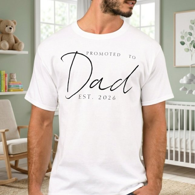 Uppflyttad Till Pappa Klassisk EST År Skript Desig T Shirt (Skapare uppladdad)