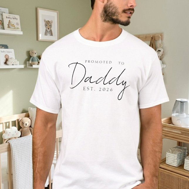 Uppflyttad Till Pappa Klassisk EST År Skript Desig T Shirt (Skapare uppladdad)